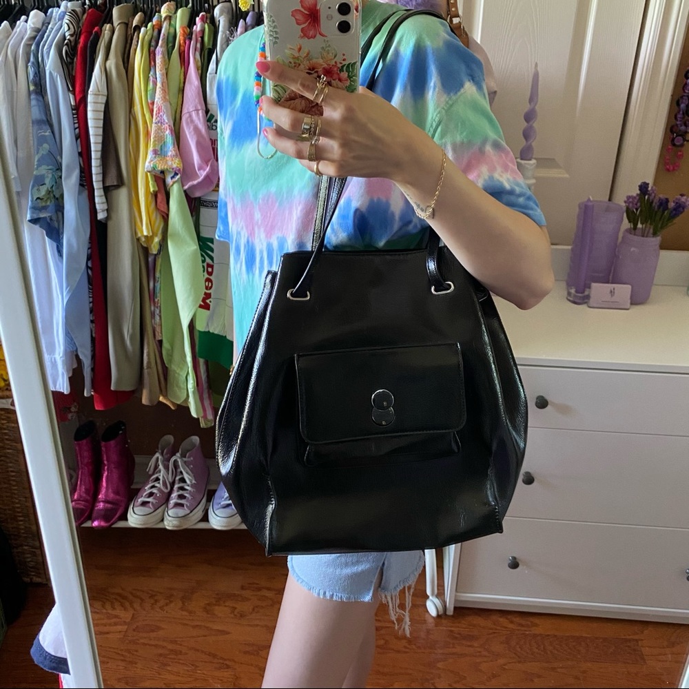 black tote bag